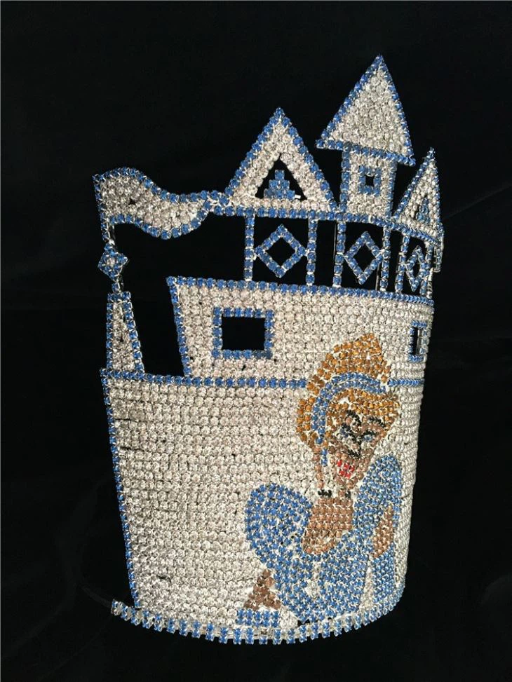 The Castle And The Princess Crowns